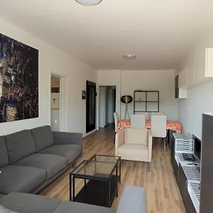 5 Min To The Shared Incl Netflix - Private In 3 Bdr Larnaca