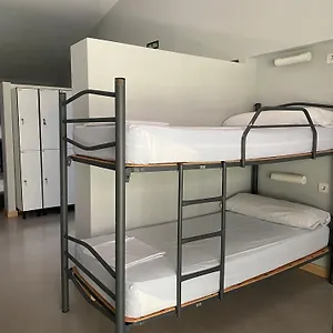 Hostel De, Villava