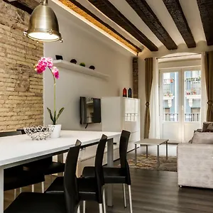  Apartment Welcoming Old Town